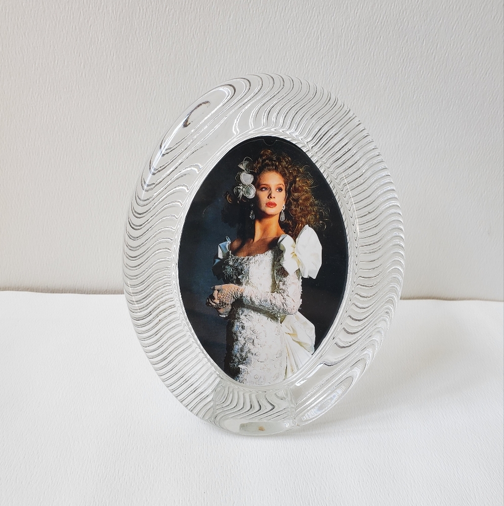 Vintage Mikasa Crystal Oval Picture Frame